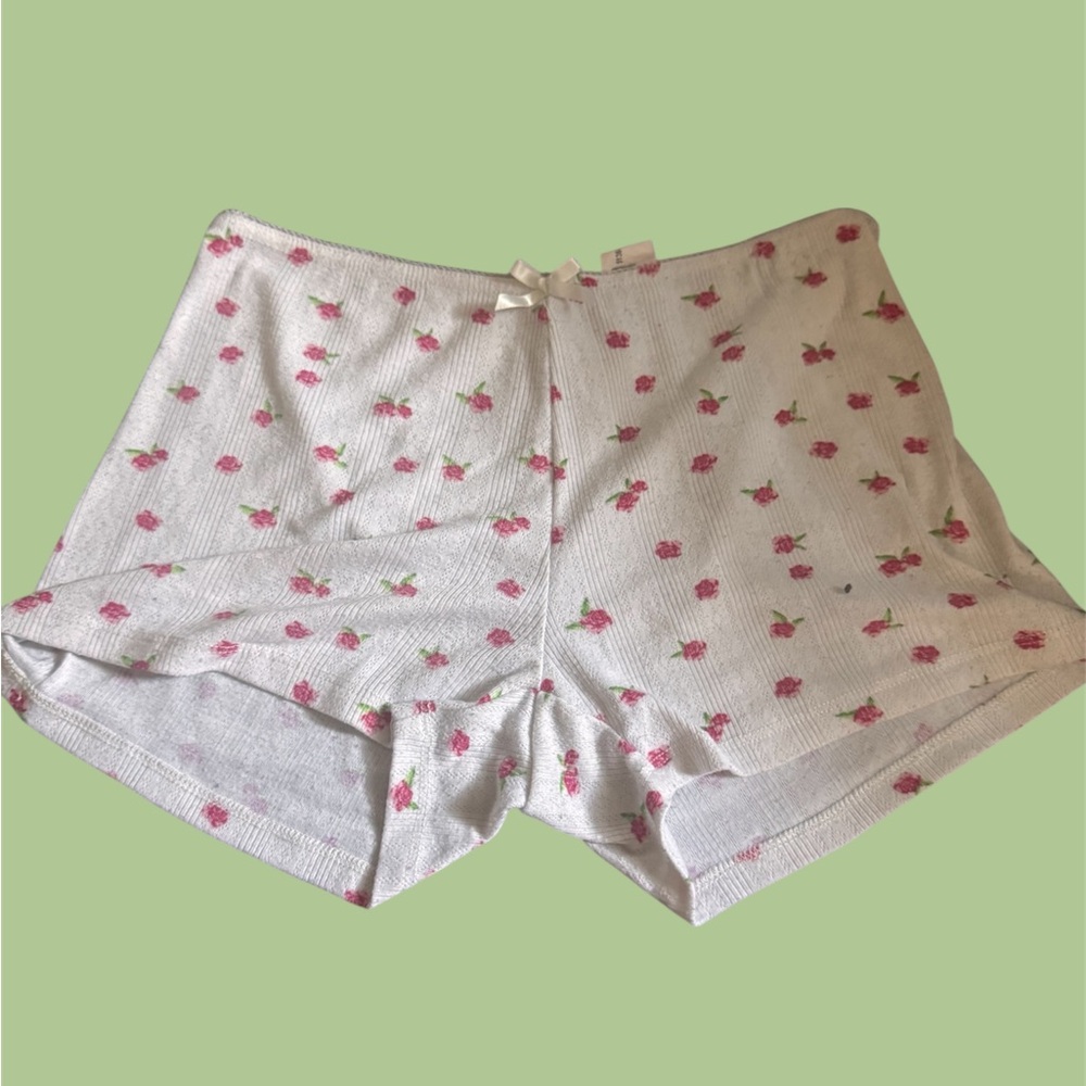 Charlotte Russe White and Pink Floral Shorts soft thin small clean girl